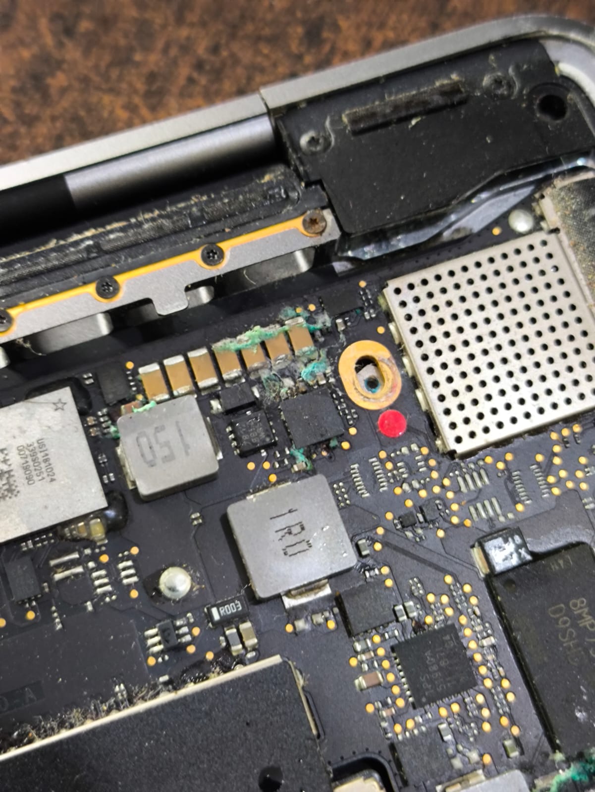 Servis MacBook Jogja - Perbaikan Mati Total