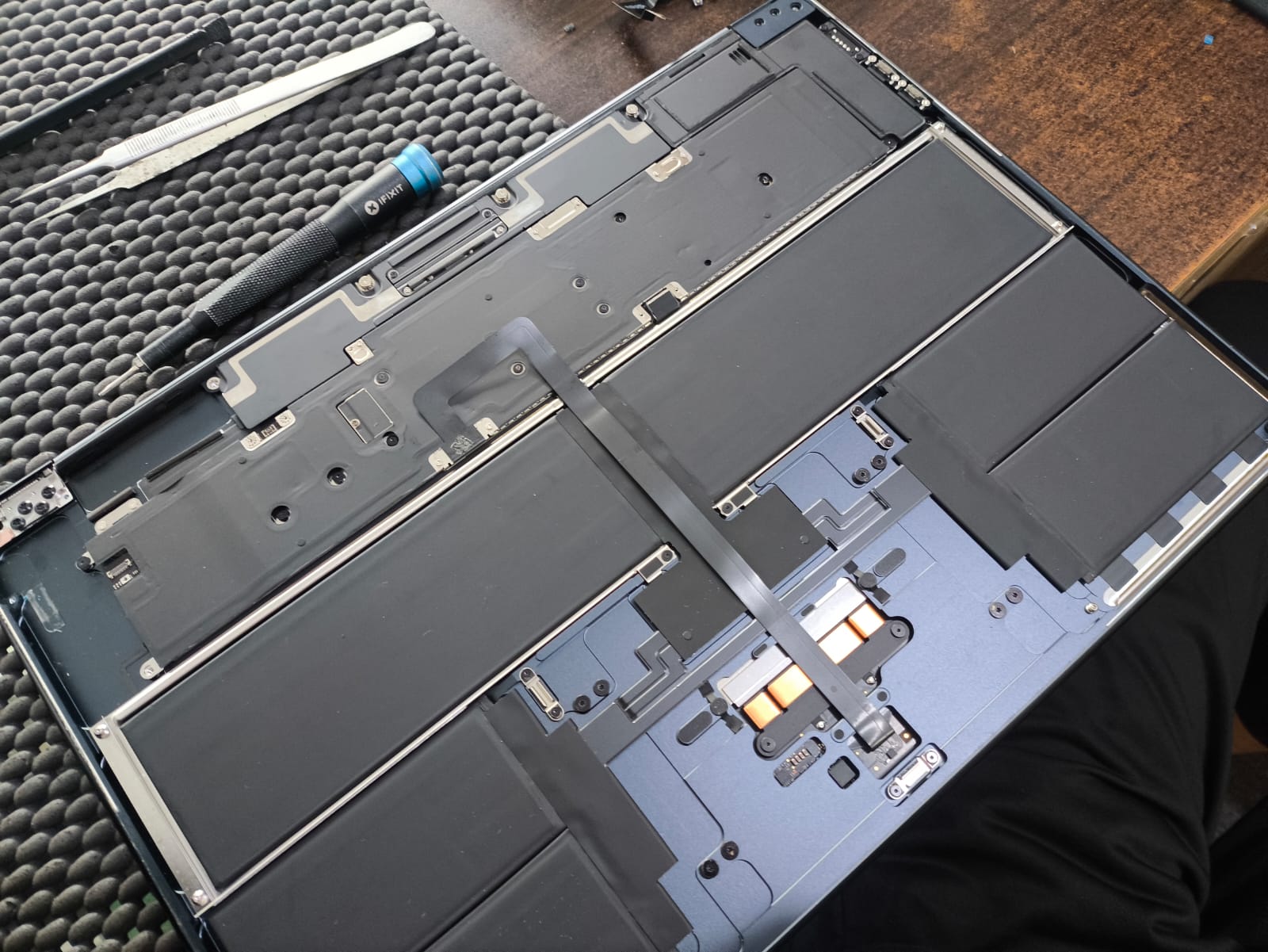 Servis MacBook Jogja - Ganti Baterai